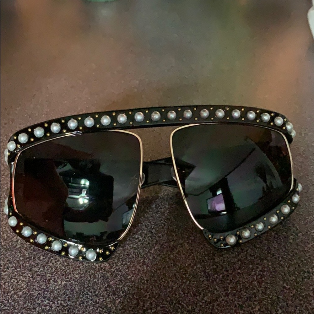 Pearls Bling Sunglasses (NEW)